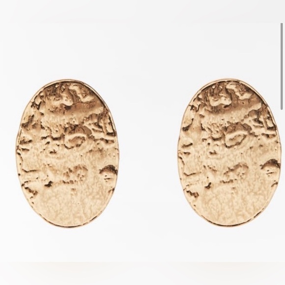 NWT. Zara Golden Textured Oval Shaped Metal Earrings. - Picture 5 of 7